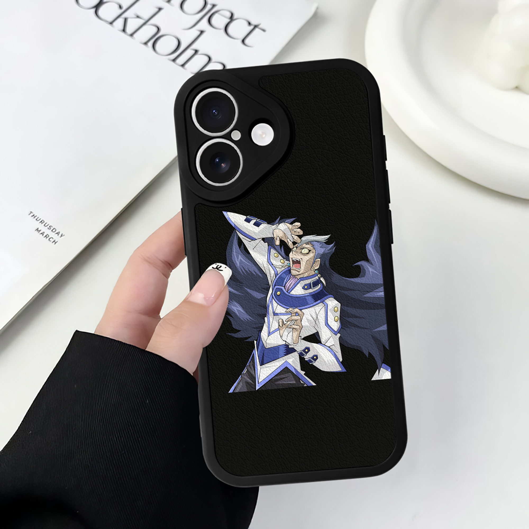（画像用） 遊☆戯☆王 Yu-Gi-Oh! 【iPhone 16シリーズ対応】シリコンスマホケース（レザー調） 材質：シリコン